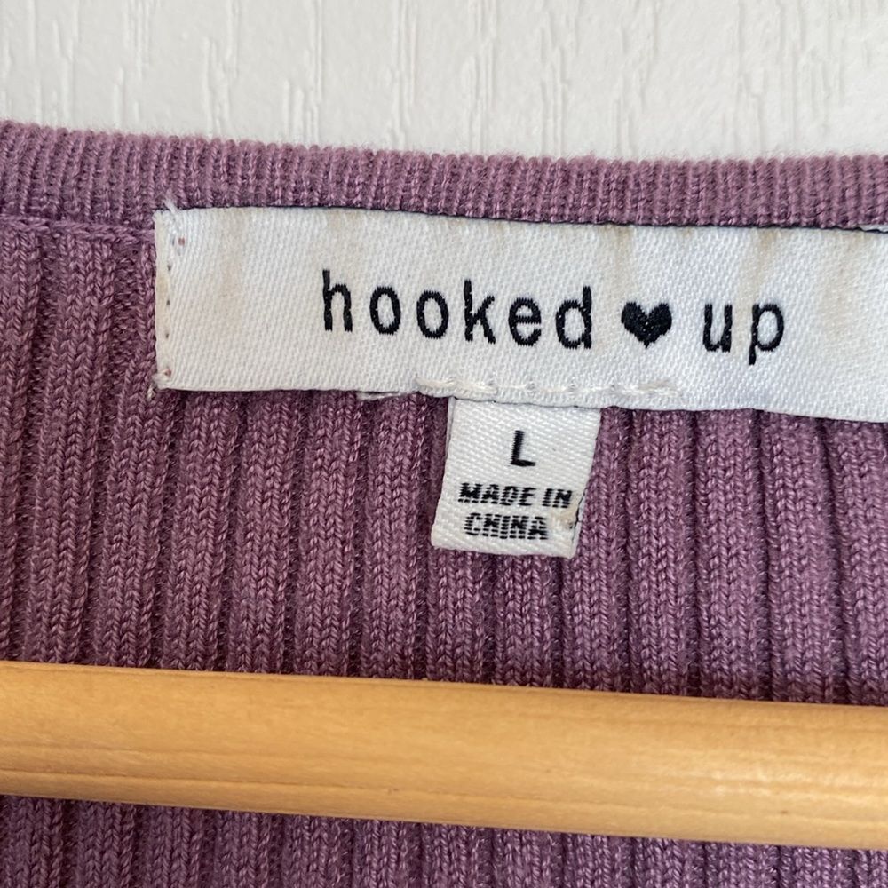 Sweater knit heart shaped neckline in lavender flattering knit detailing. Large - Picture 3 of 10